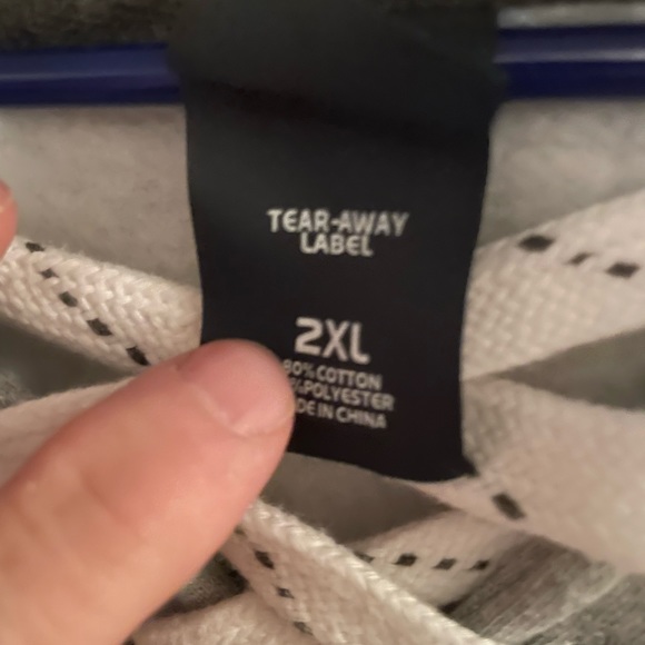 Very nice hoodie new but no tags - Picture 2 of 3